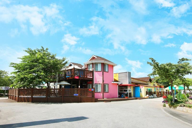 Buan (Byeonsanbando) Corelia Pension