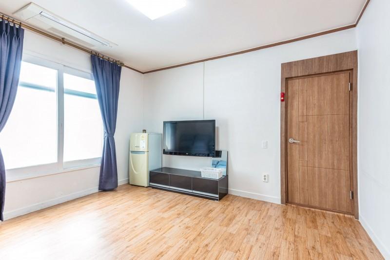 Busan Haeundae Fish Pension (Blue Line 1 minute)-26