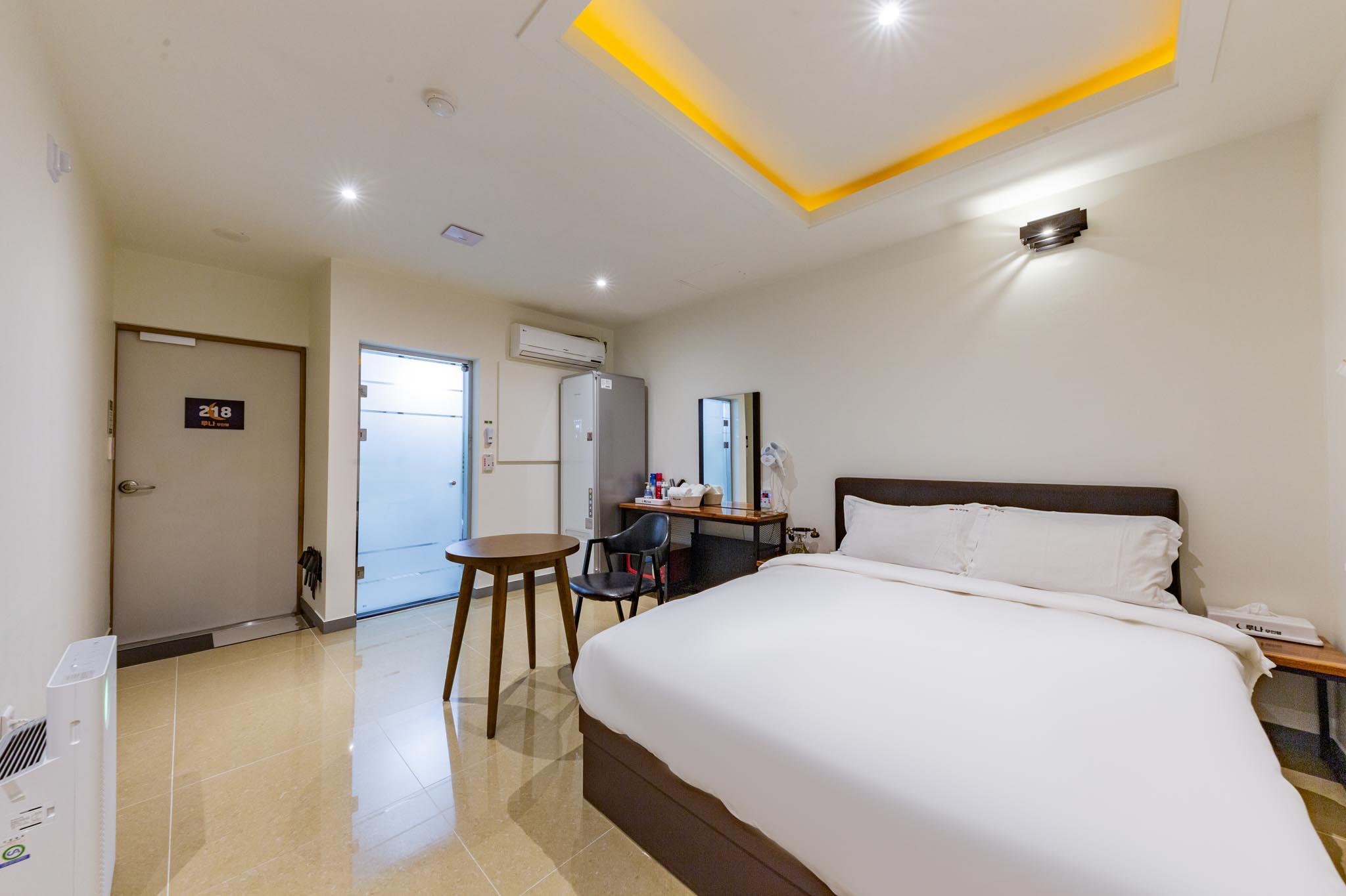 Gongju (Donghaksa) Luna Self Check-in Hotel