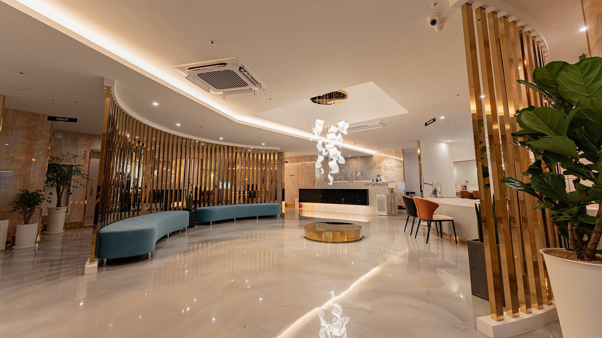 Denbasta Central hotel