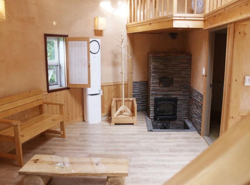 Jeju Soil House Hue Pension