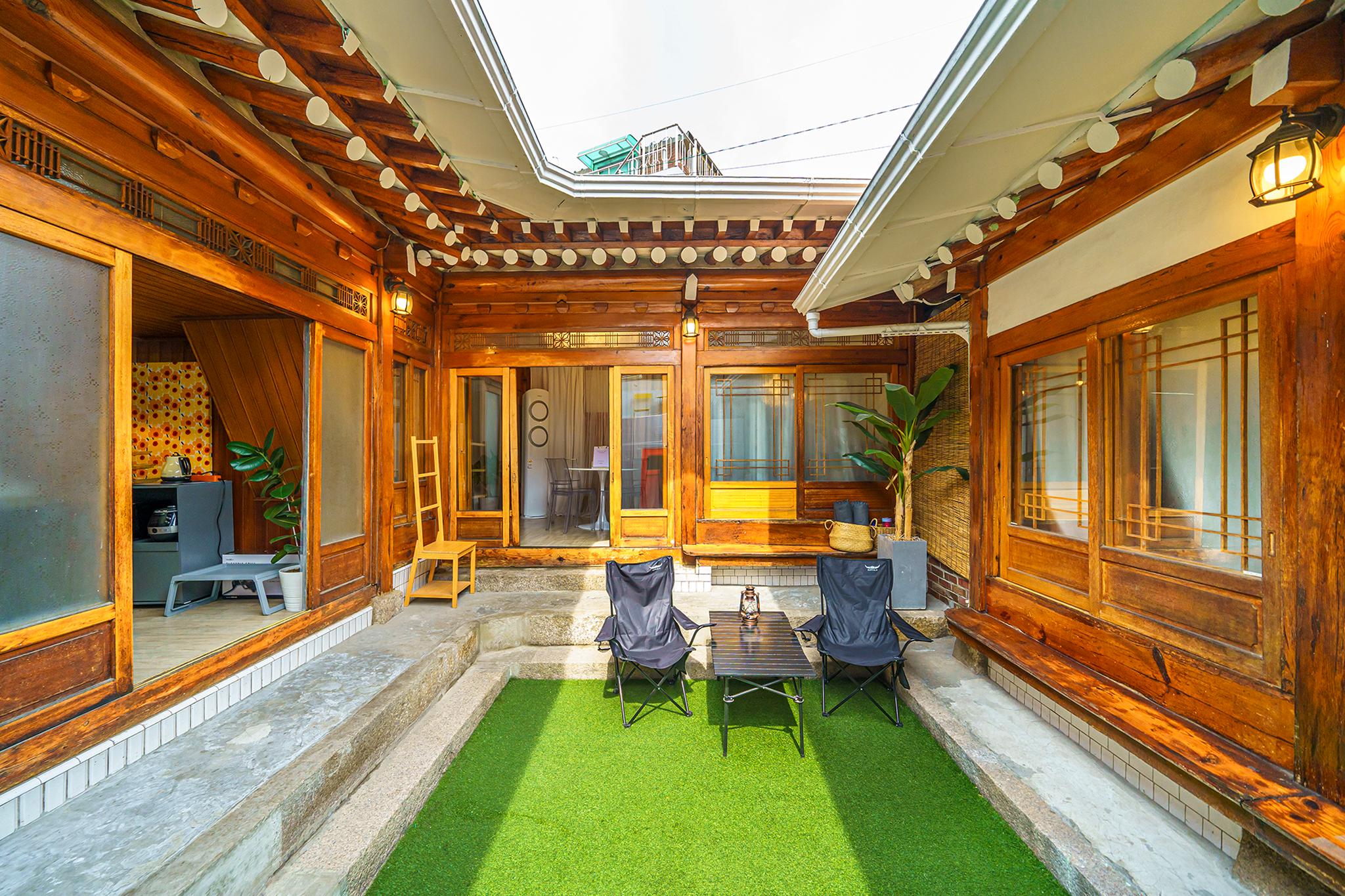Simsanjae Boutique Hanok Stay-5