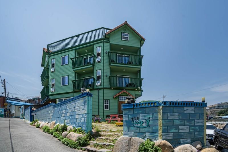 Ulsan Bluebird Pension