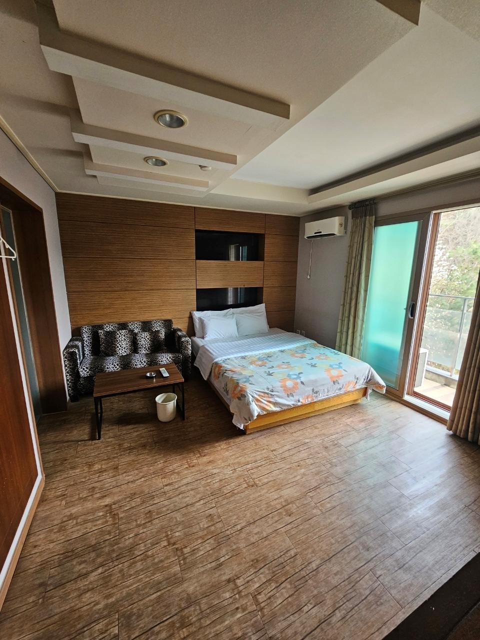 Hwaseong Wolmun Ivy Hot Springtel