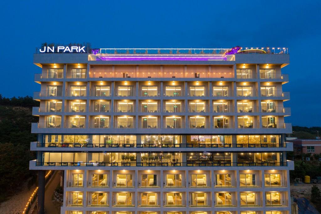 J N Park Hotel-9