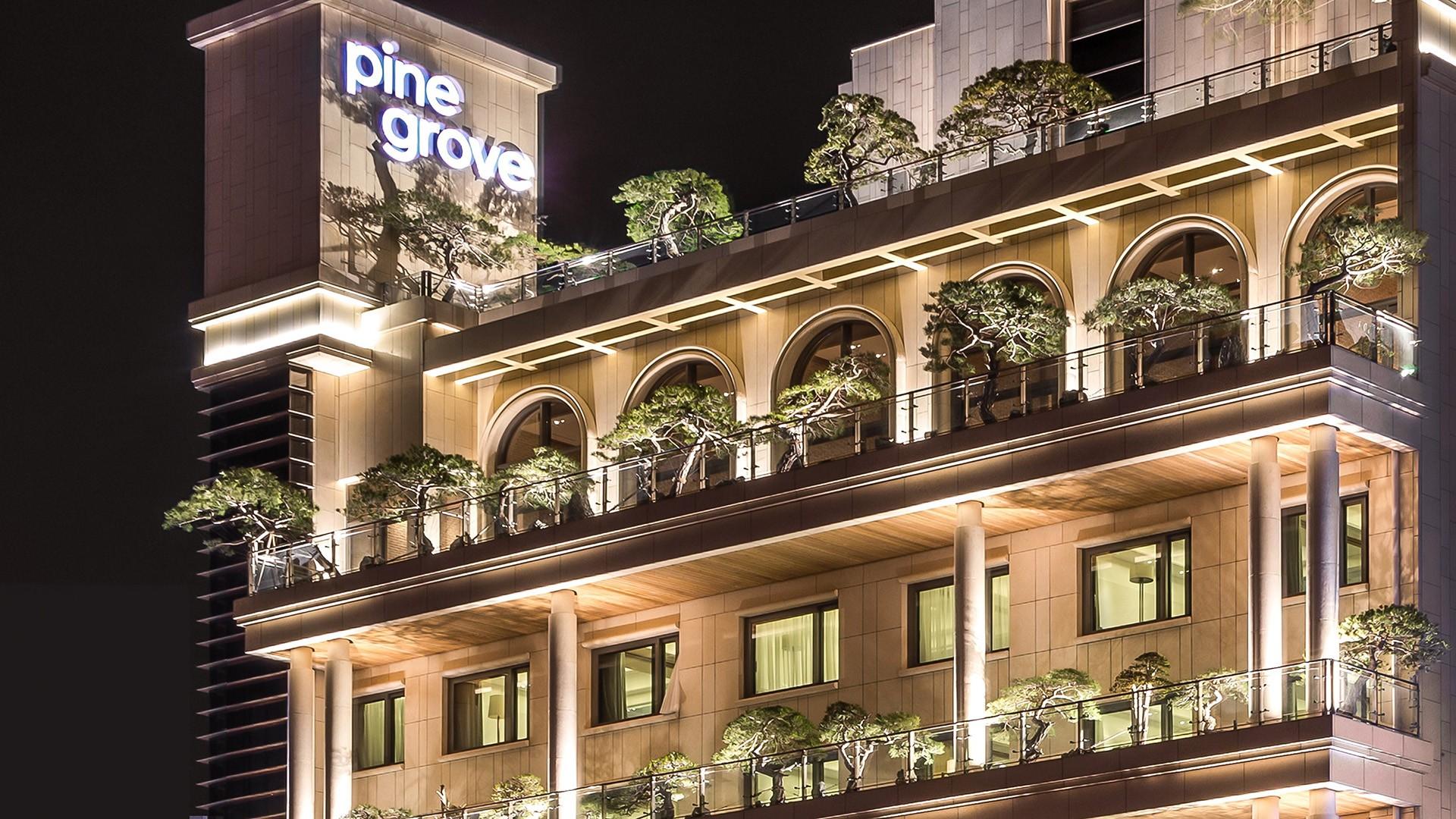Pine Grove Hotel