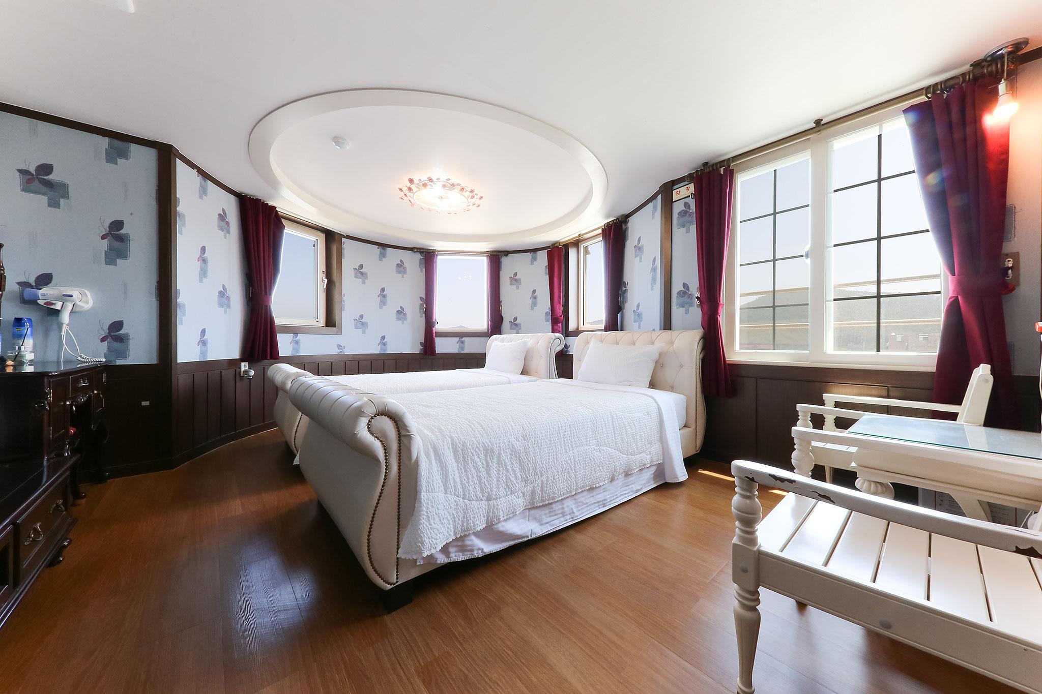 Taean (Sinjindo) Jade Resortel