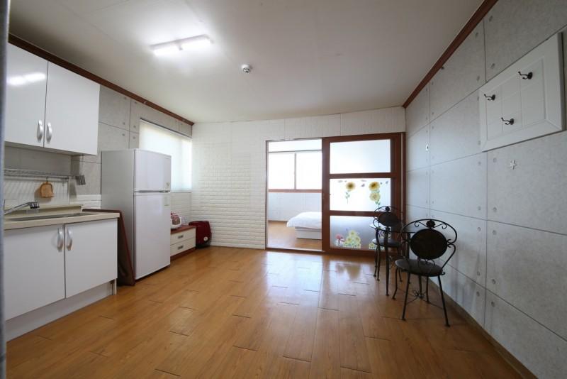 Hwaseong (Jebudo) Dasom Pension-11