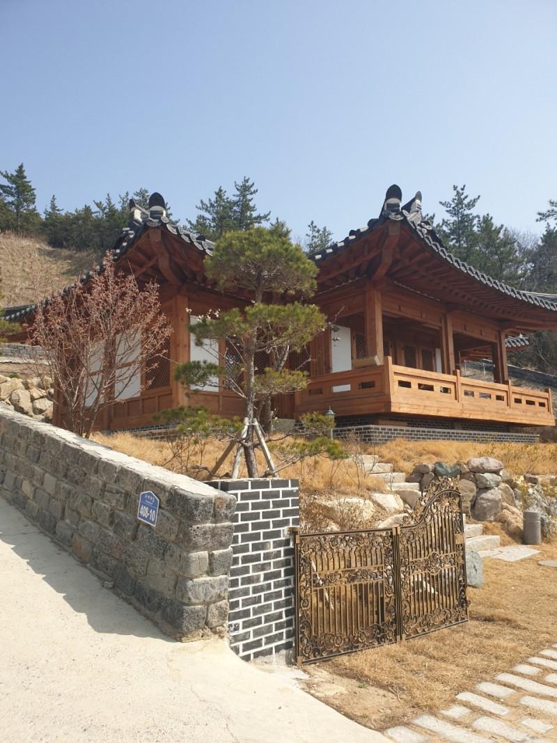 Shinan Rainbow Hanok Pension