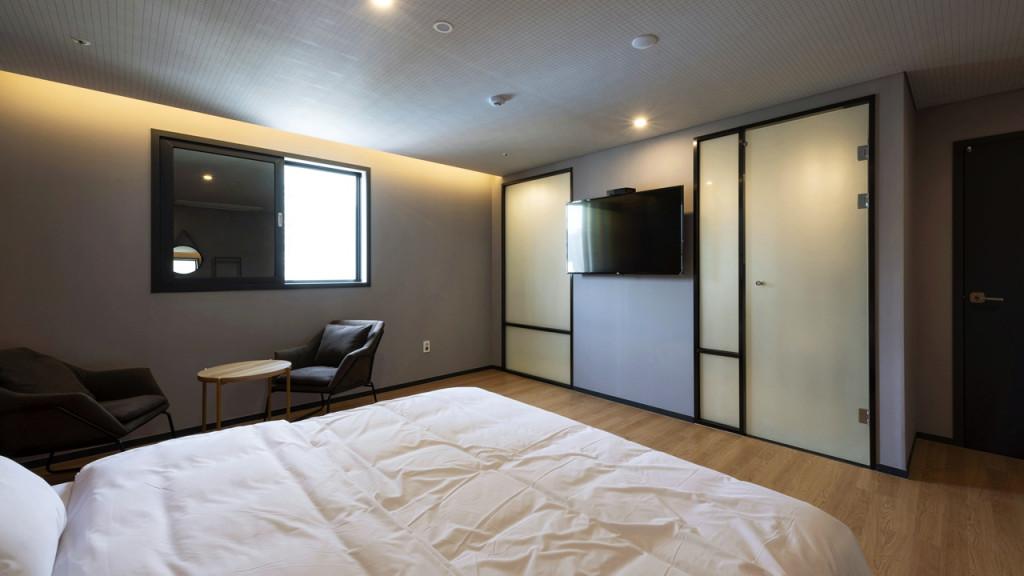 Seomyeon Bumcheon Brown Dot-4