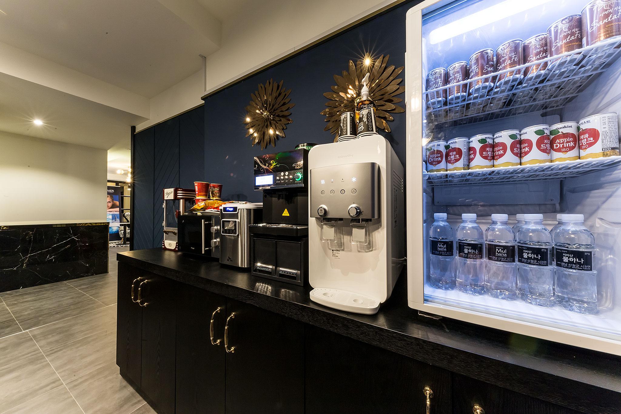 University of Foreign Life Hotel Raha-22