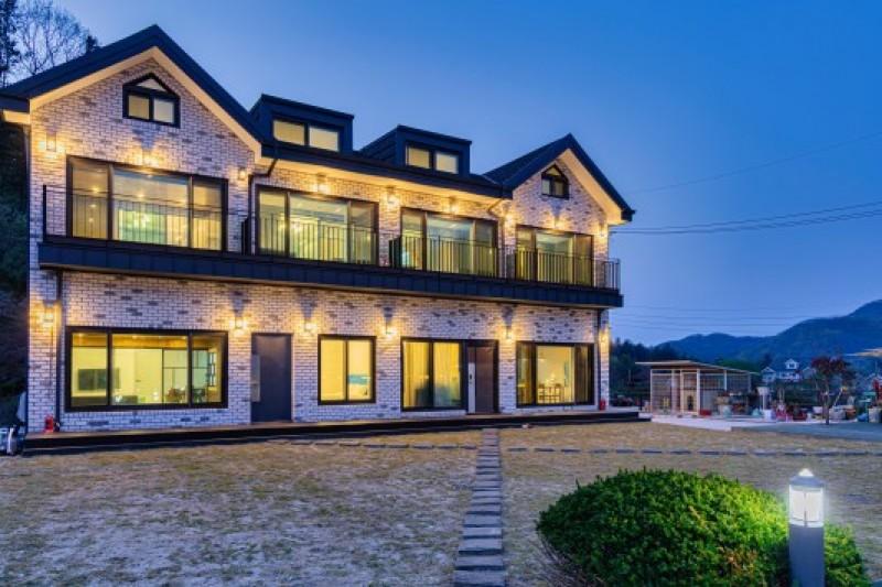 Gapyeong Seravi Pool Villa-42