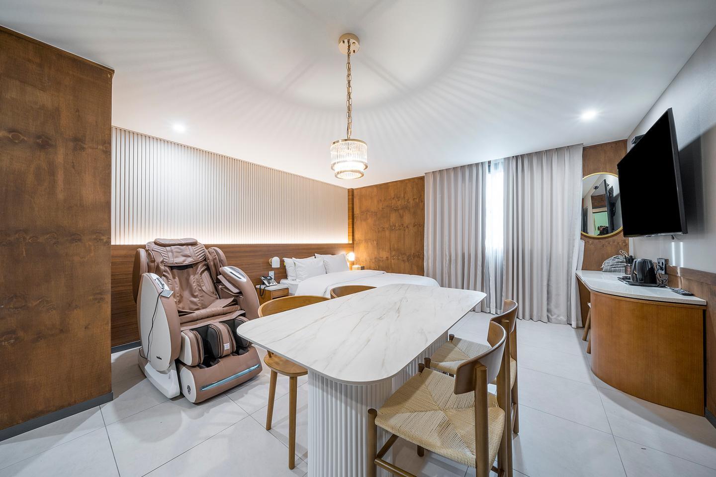 Hound Hotel Daegu Seongseo