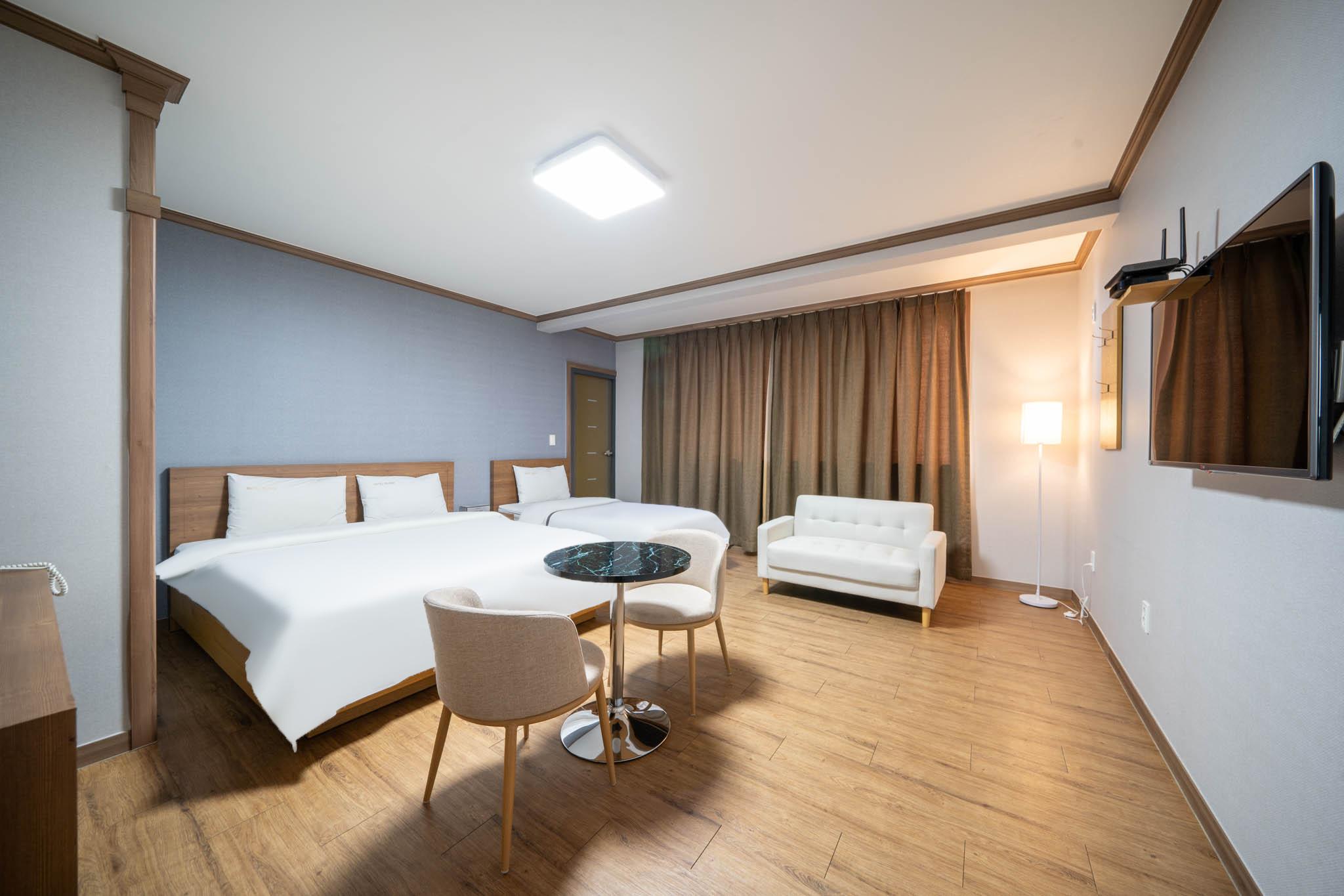 Boryeong (Daecheon) Island Hotel