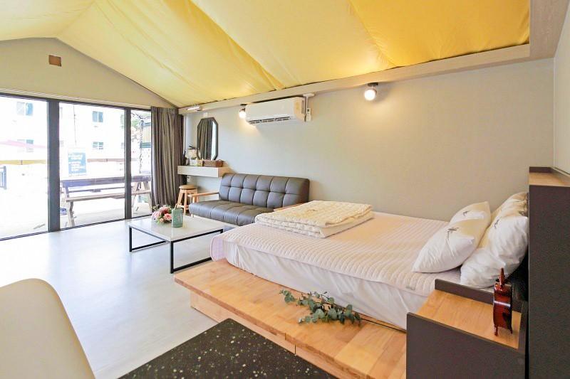 Pohang Bogyeongsa Hot Spring Park &amp; Glamping