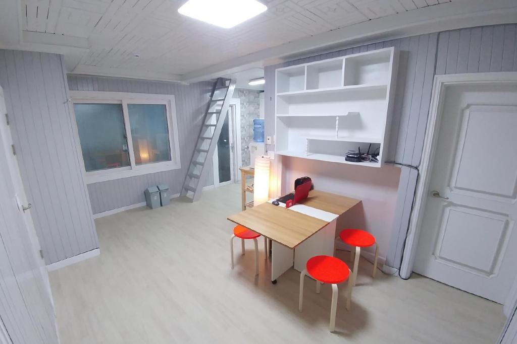 Youngsan Haujae Guesthouse-3