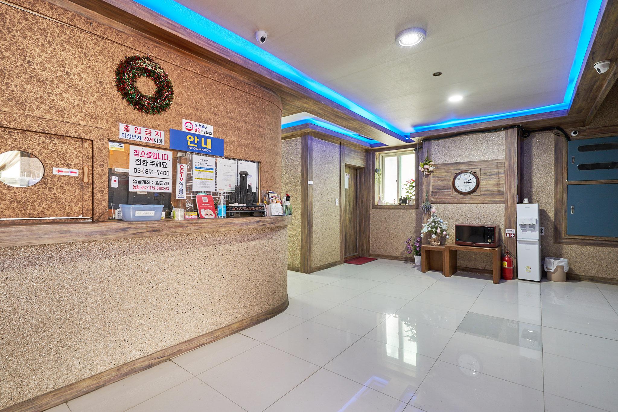 Daebudo Hill House-3