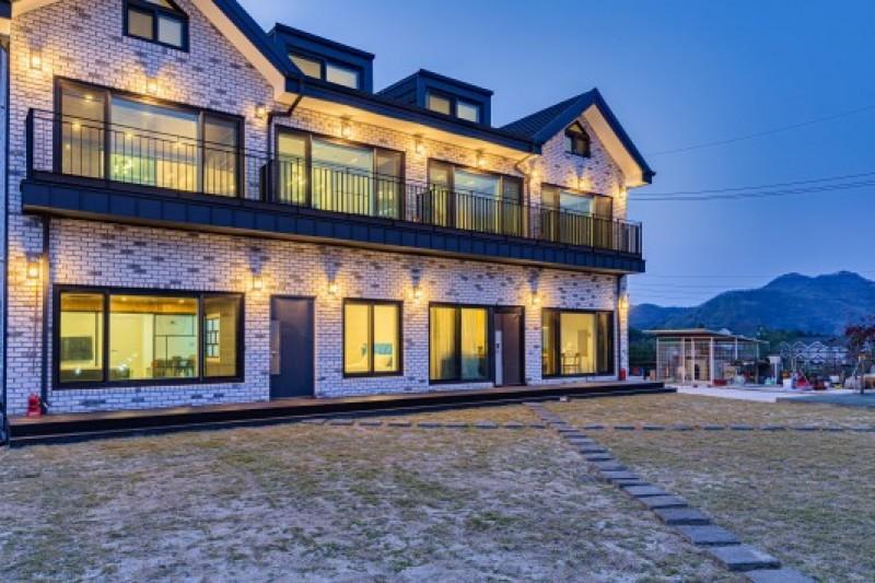 Gapyeong Seravi Pool Villa-41