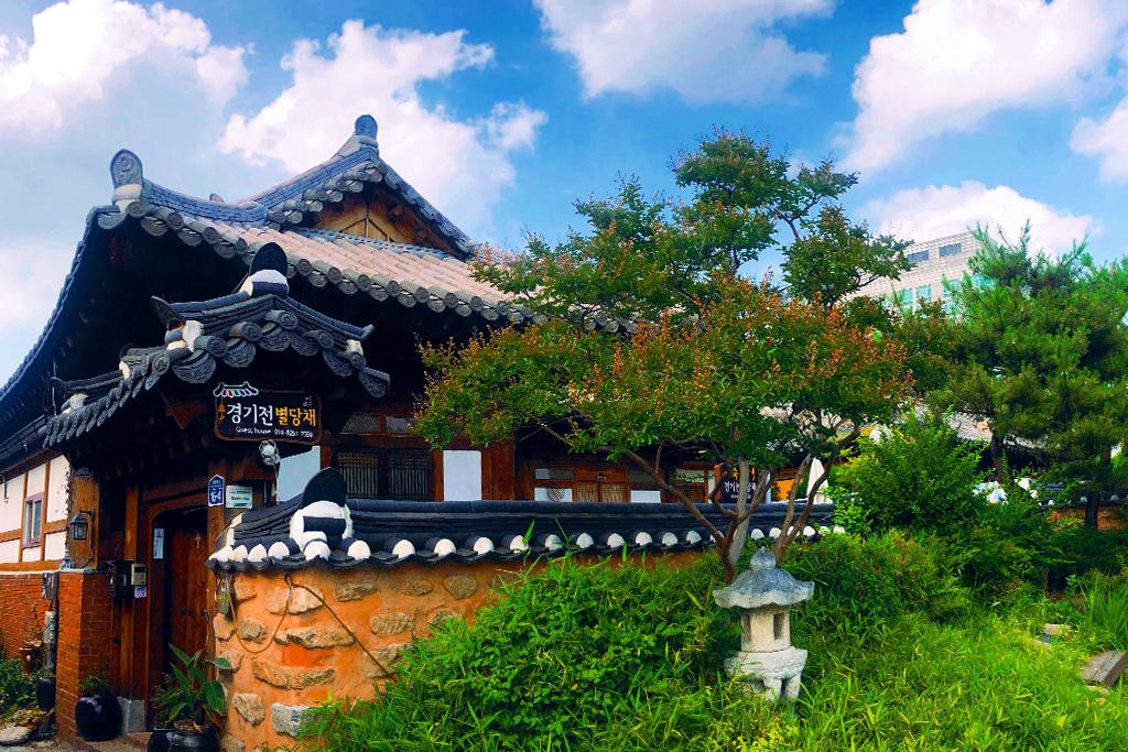 Jeonju Gyeonggijeon Byeoldangchae Hanok Stay