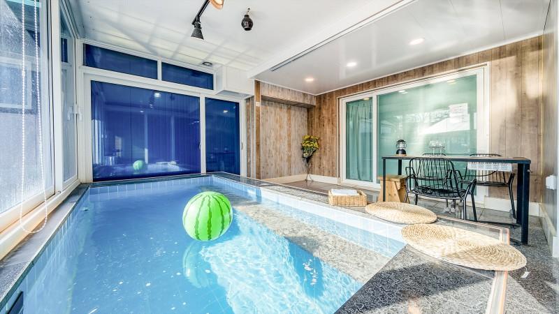 Gyeongju Gaewoolga Poolvilla