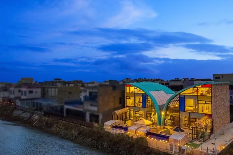 Daebudo Mondrian Gallery Pool Villa-10