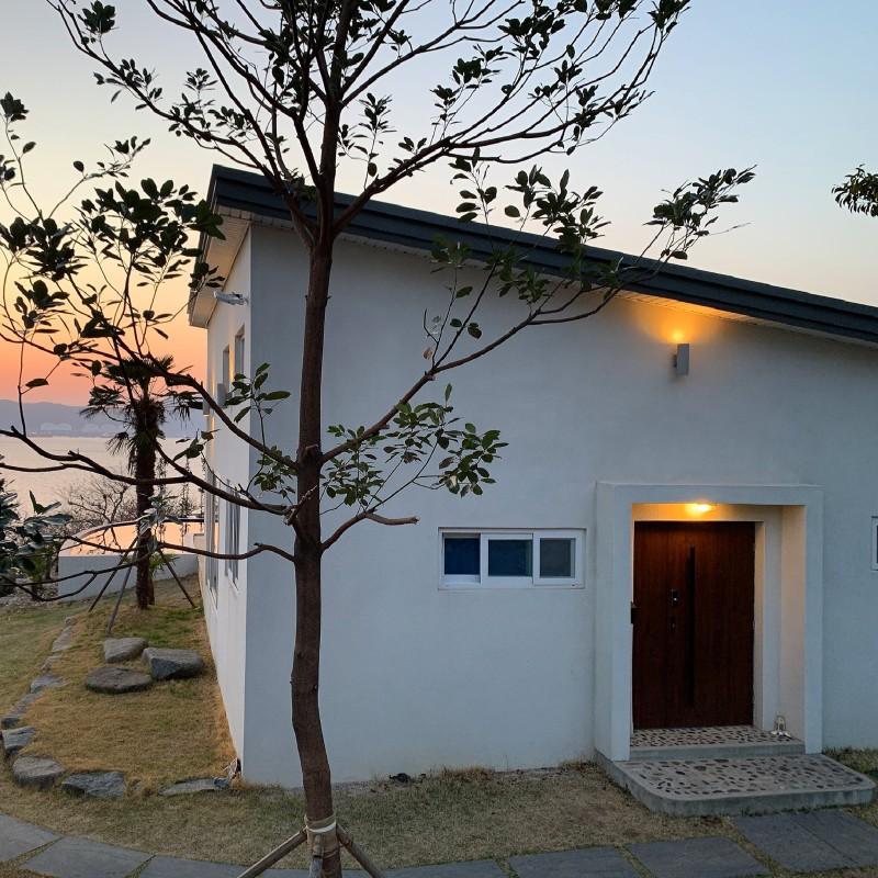Namhae Aslow Pool Villa