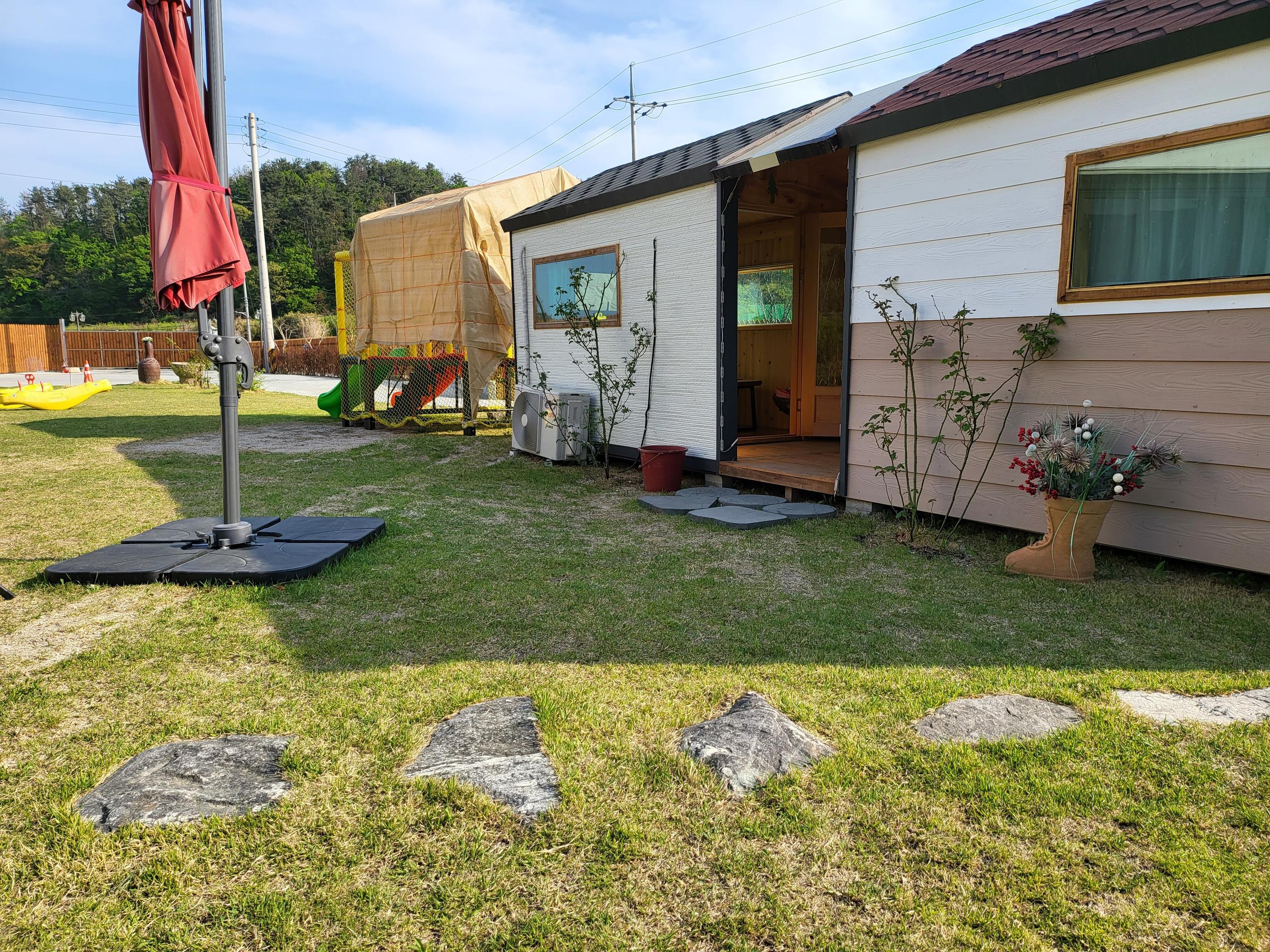 The Hue Kids Pool Vila-16