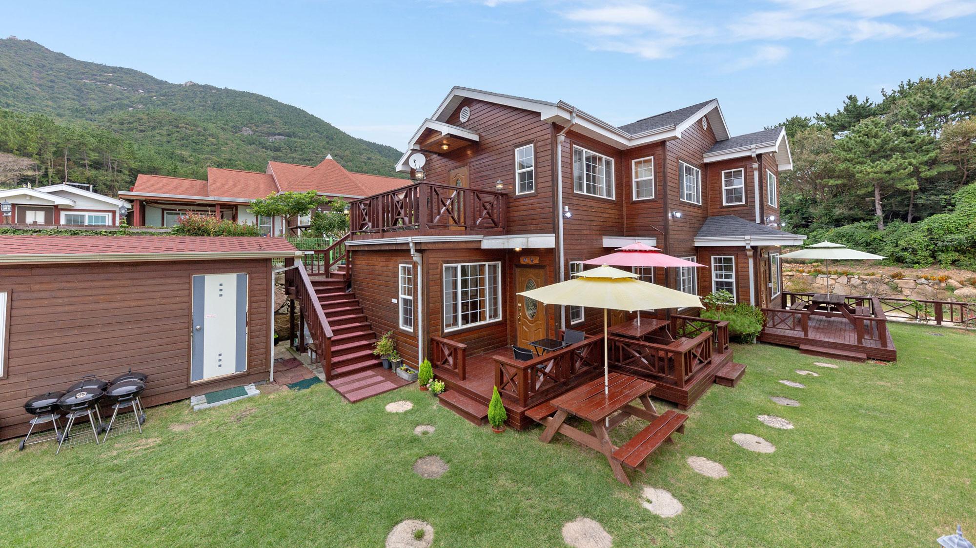 Namhae Woongi House Pension
