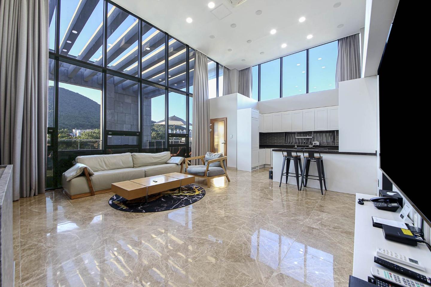 Yeosu R&B Business Hotel