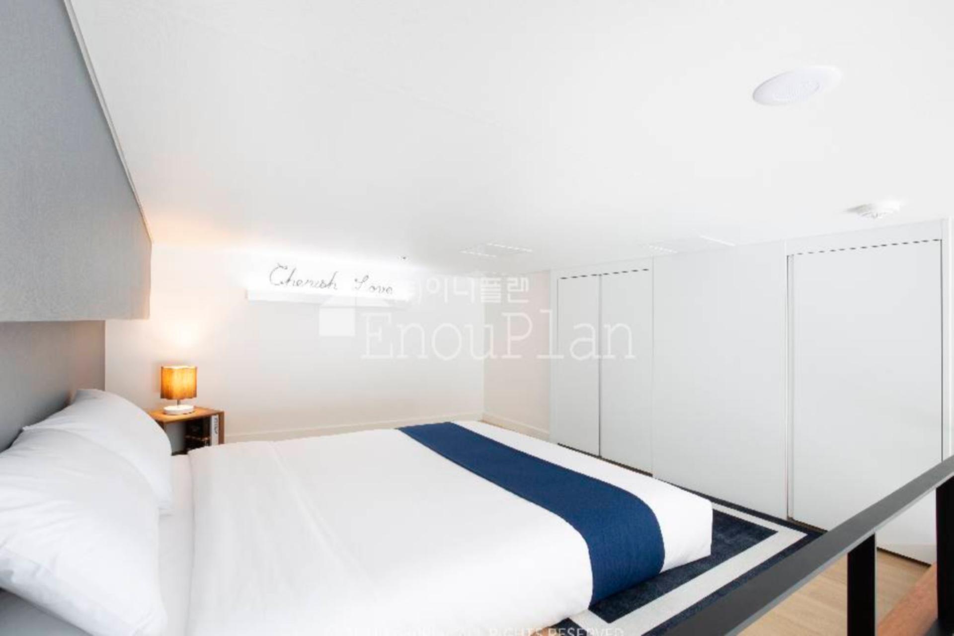 Busan Gwangalli Studio 202