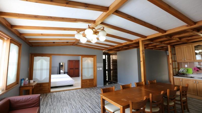 Jeju Emerald Hotel Ace Pension