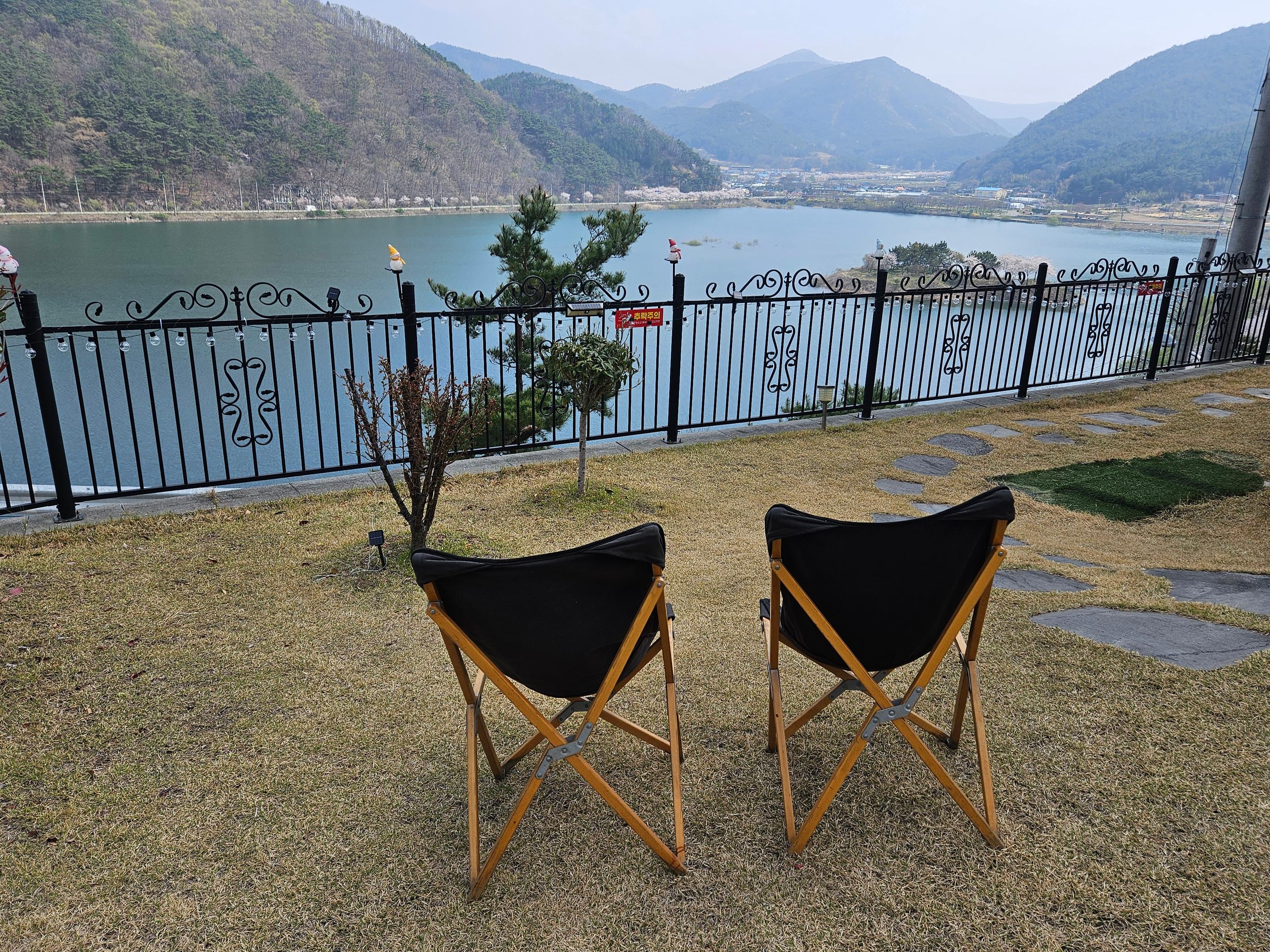 Hwasun Shim & View Pension