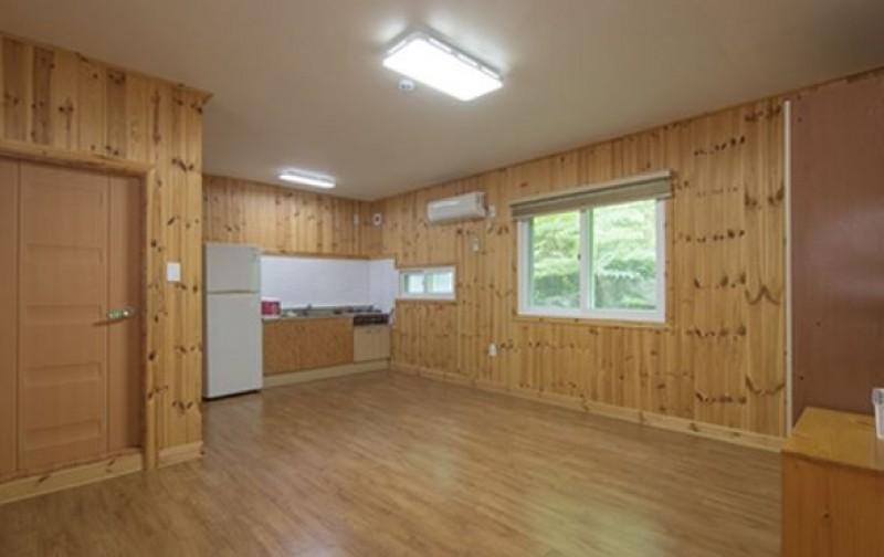 Gapyeong Nut Pine Mountain Cabin Pension-3