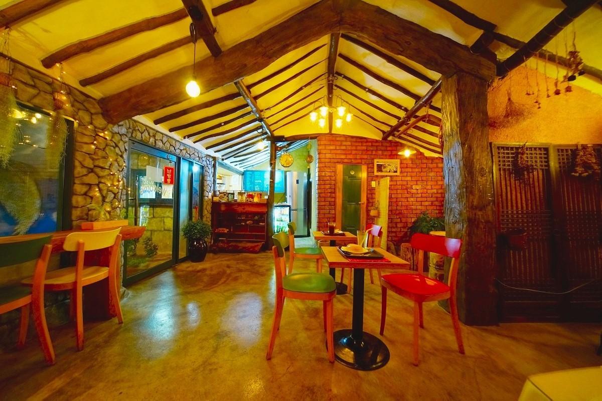 Jeonju Dreaming Wings Hanok Private House Pension-17