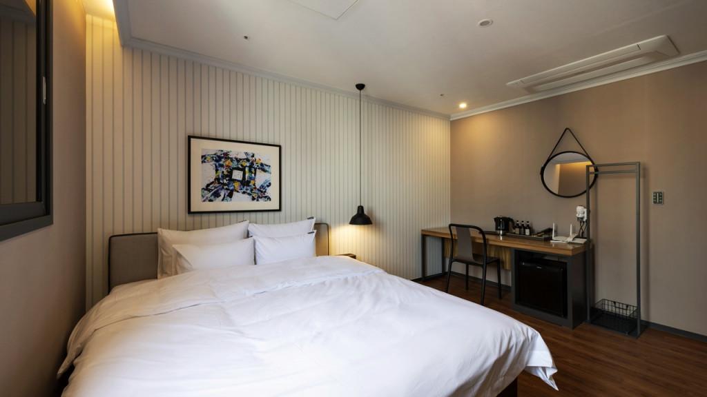 Seomyeon Bumcheon Brown Dot-12