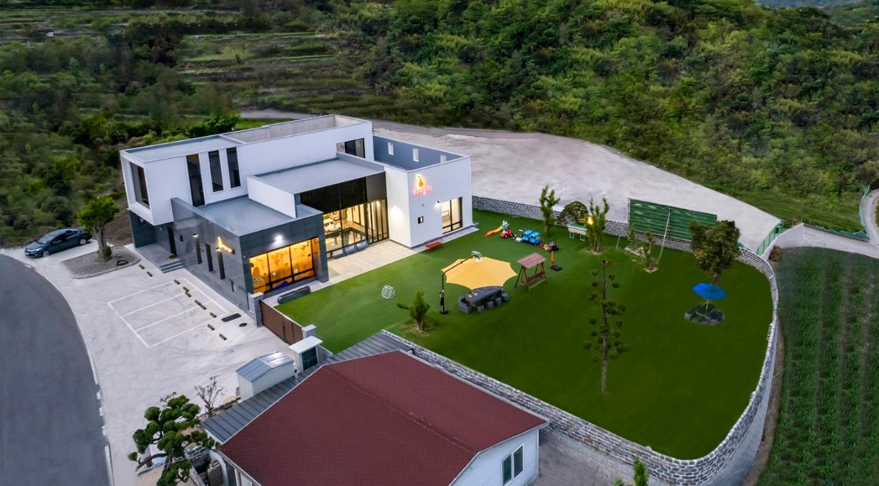 Yeosu Trenole Kids Pool Villa