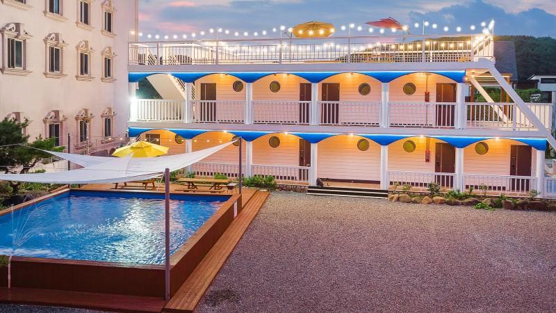 Taean (Anmyeondo) Marina Pension