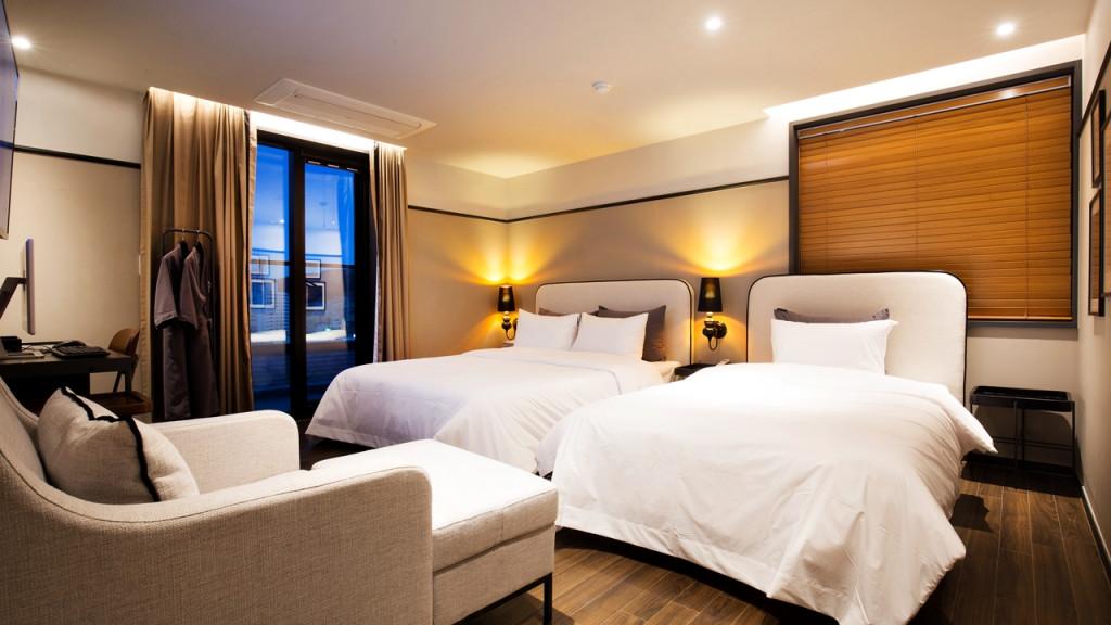 Busan Choeup Brown Dot-7