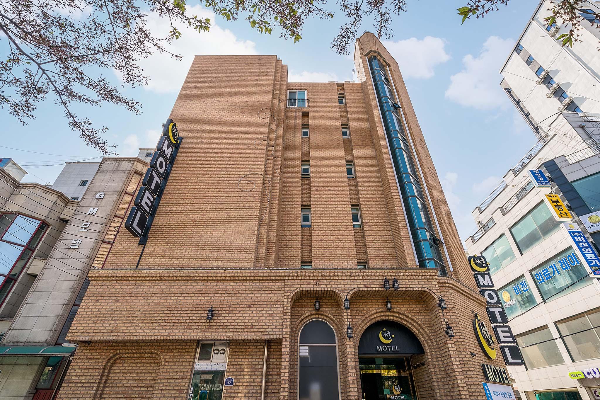 Suwon Station Some Suwon-2