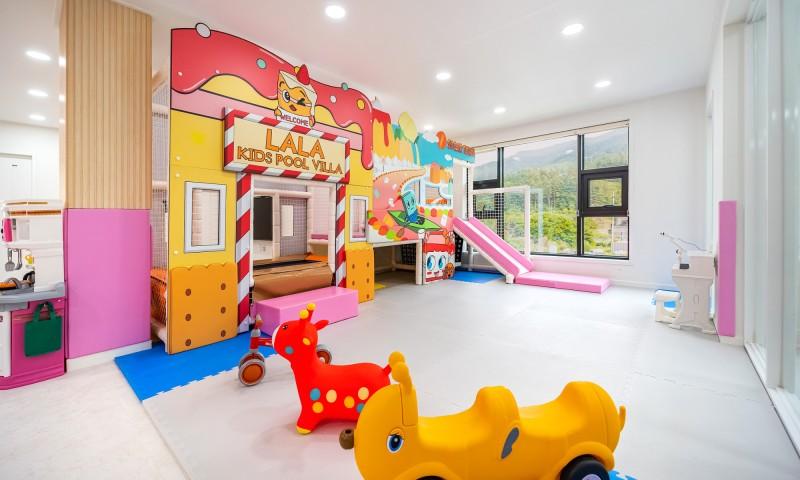 Gapyeong Lala Kids Pool Villa-9