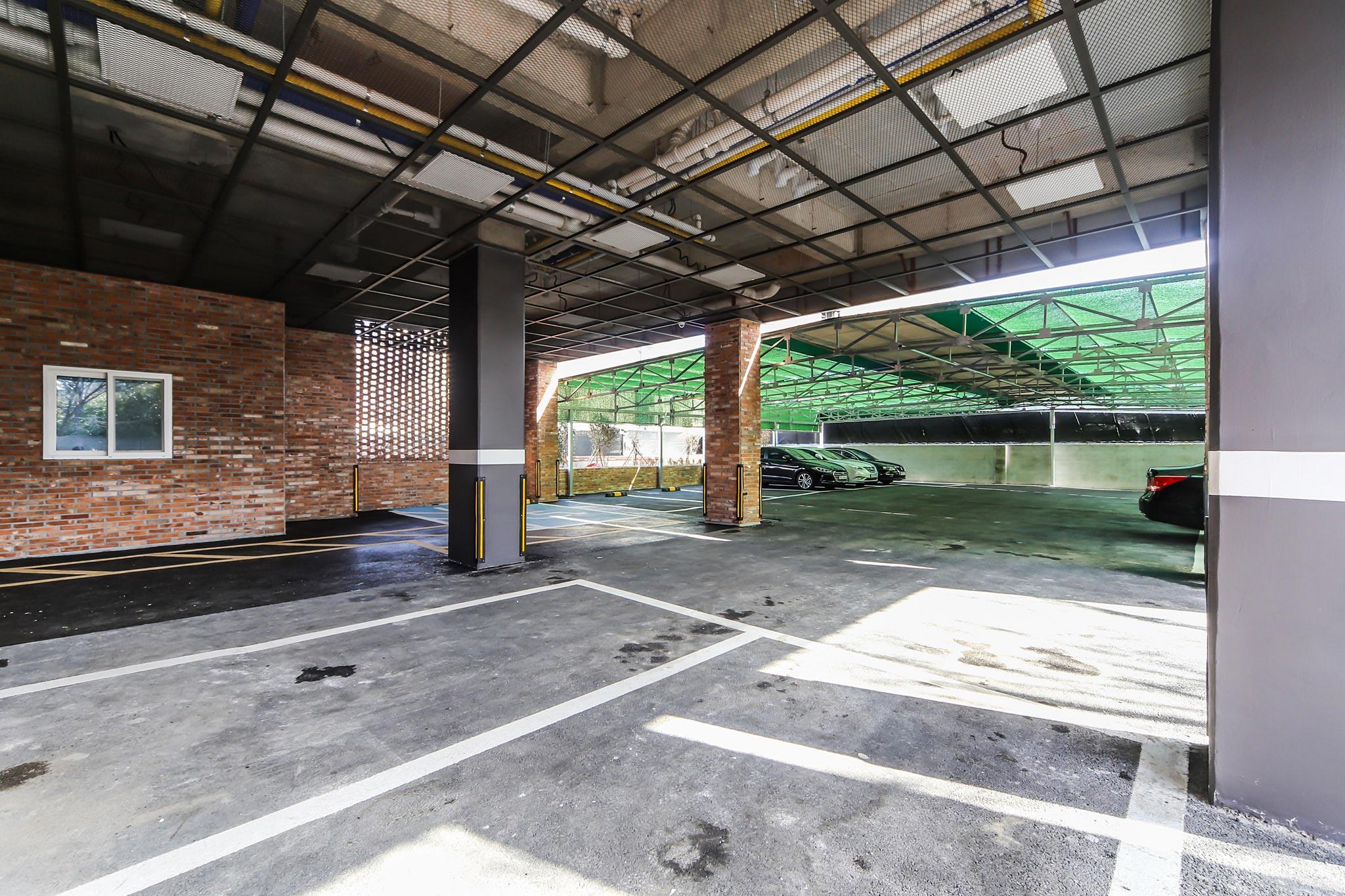 Busan Gangseo Sinho Brown Dot-27