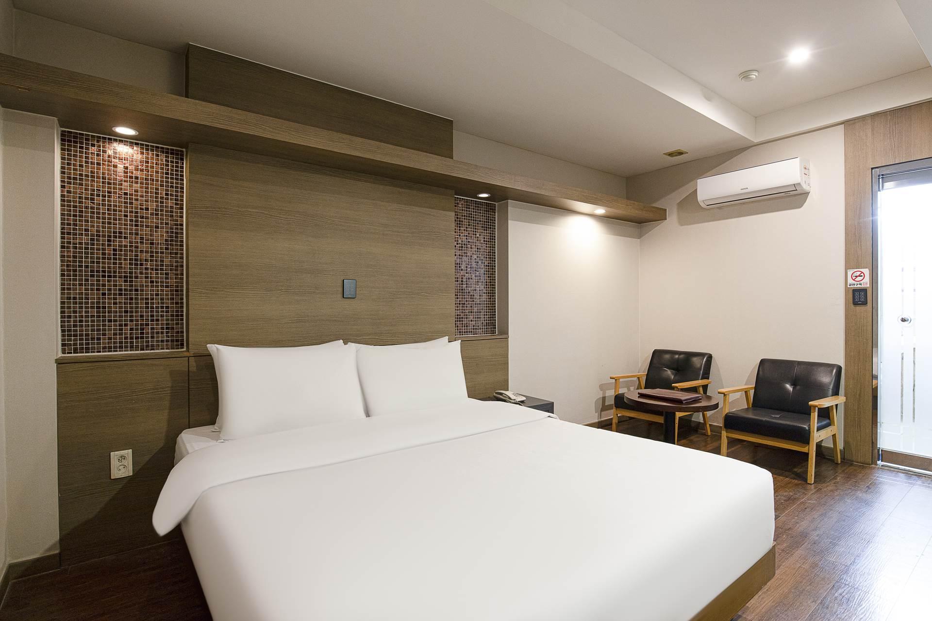 Hotel Airport June