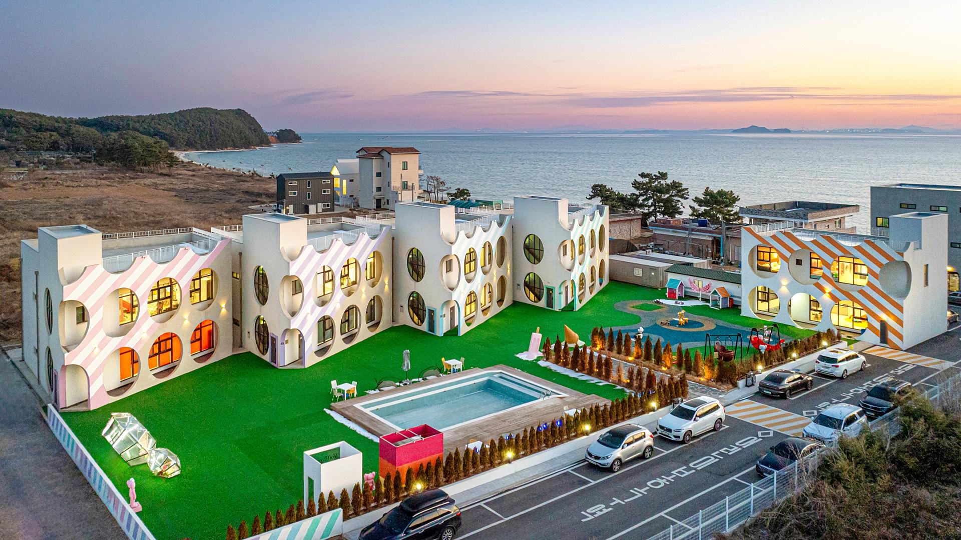 Daebudo Funji Kids Pool Villa