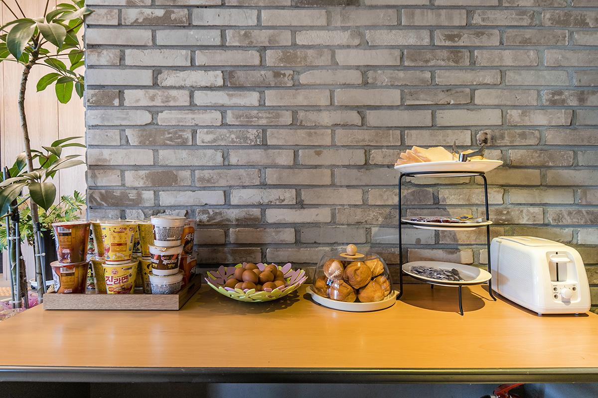 Busan Gangseo Sinho Brown Dot-14