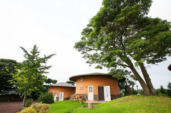 Jeju Soil House Hue Pension
