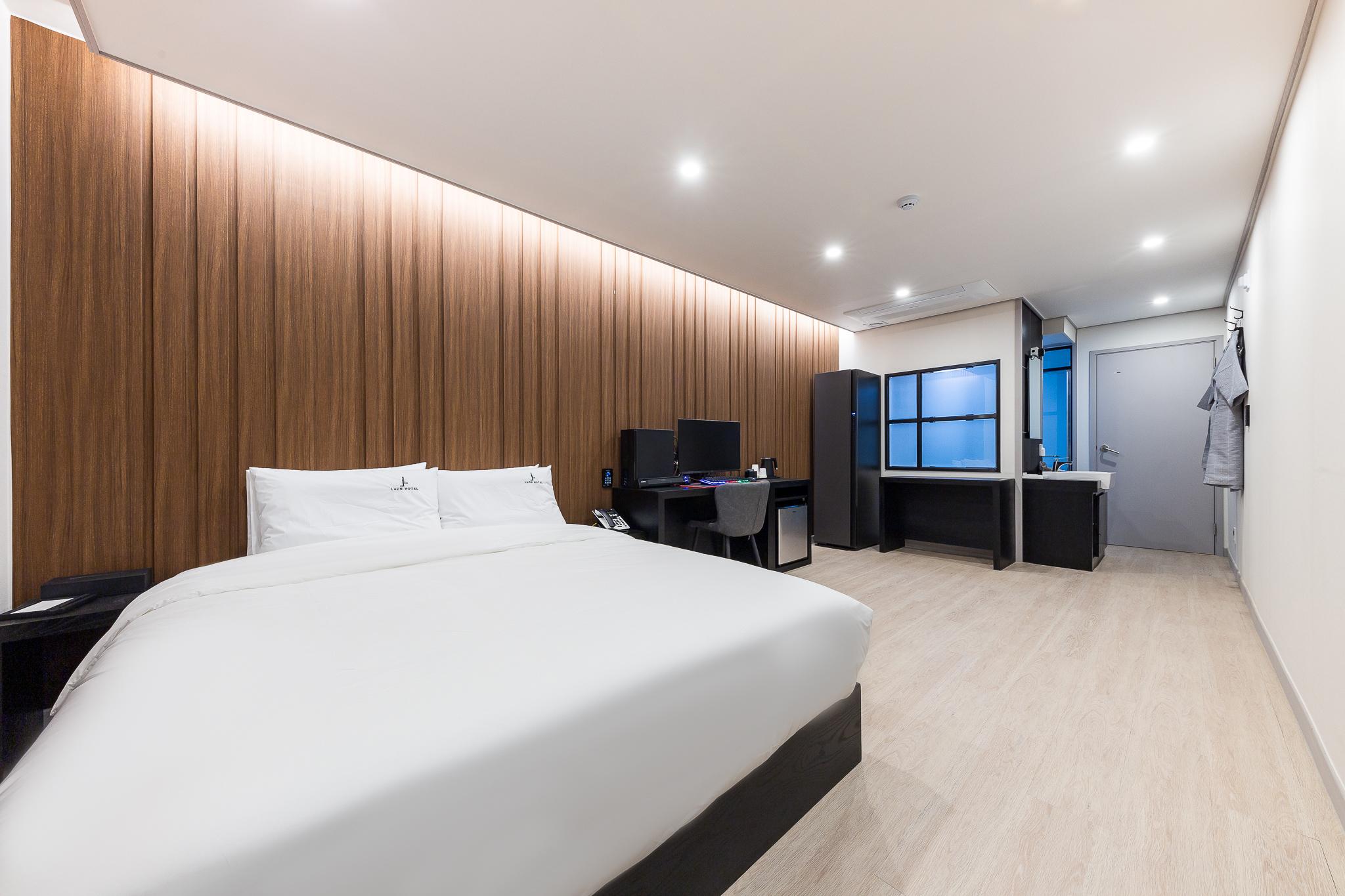Gunsan Raon Pension Hotel (laon hotel drive in)