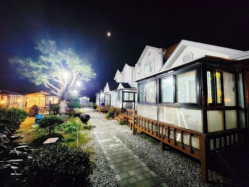 Taean (Anmyeondo) Cinderella Pension