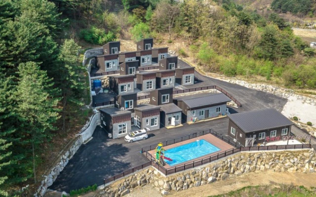 Gapyeong Dubai Dog Pool Villa