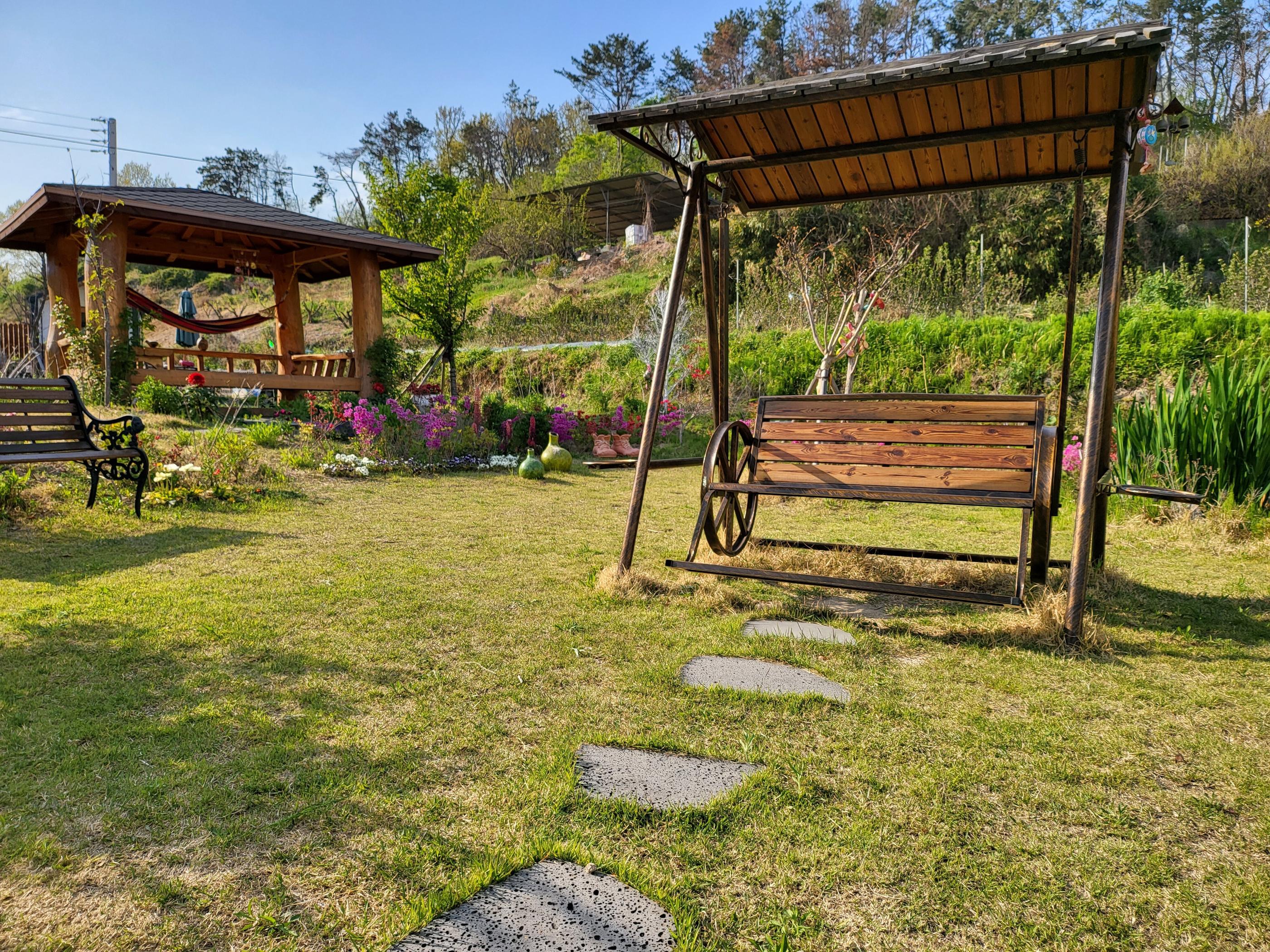 The Hue Kids Pool Vila-19