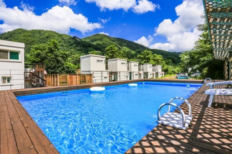 Yangpyeong E-Ball House Pool Villa Pension